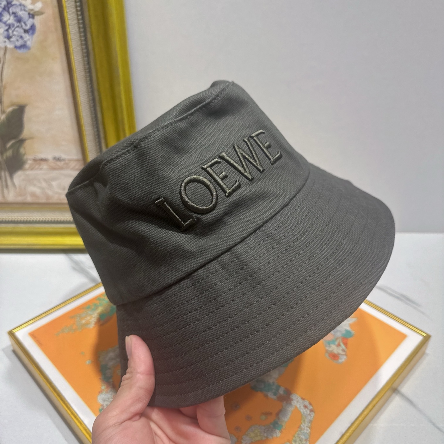Loewe hat
