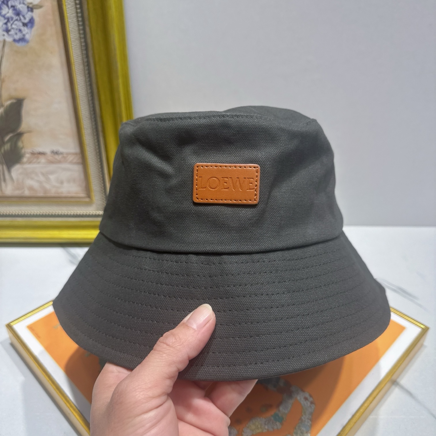 Loewe hat