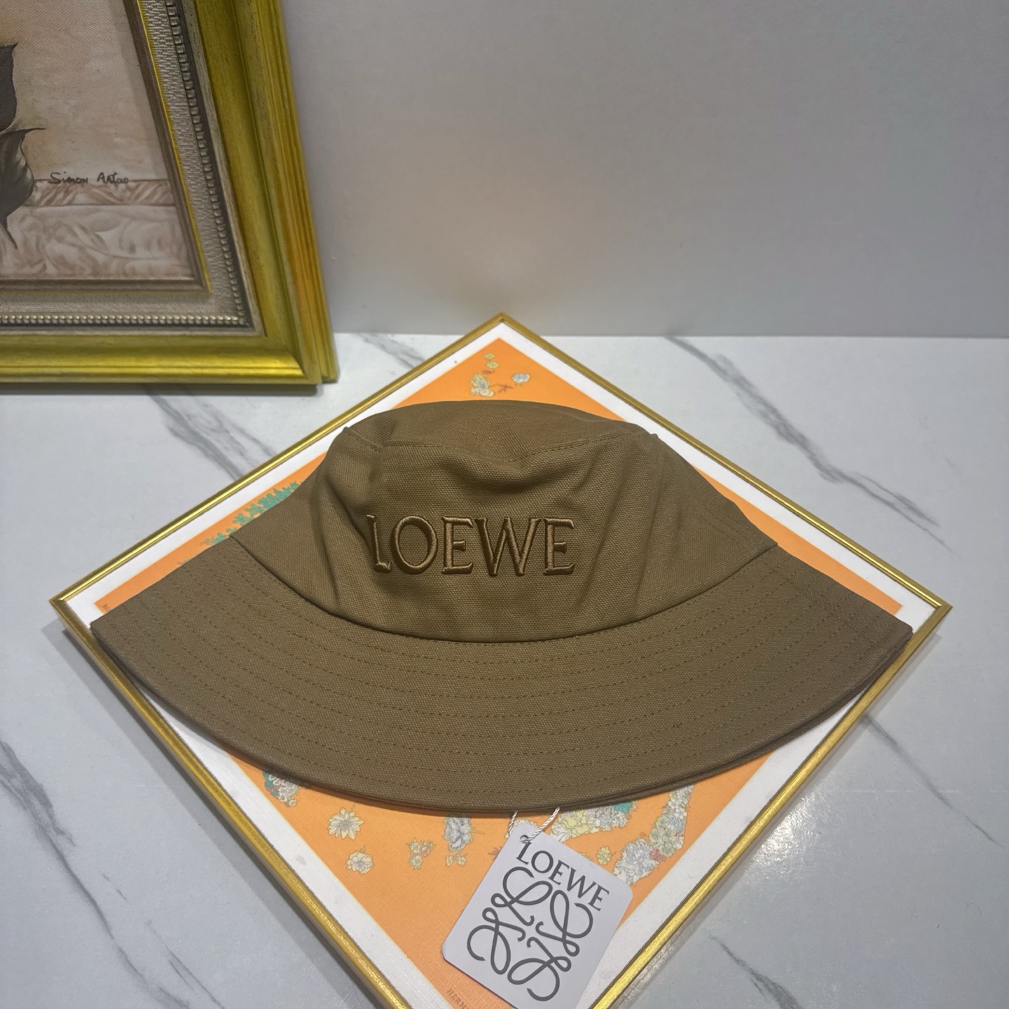 Loewe hat