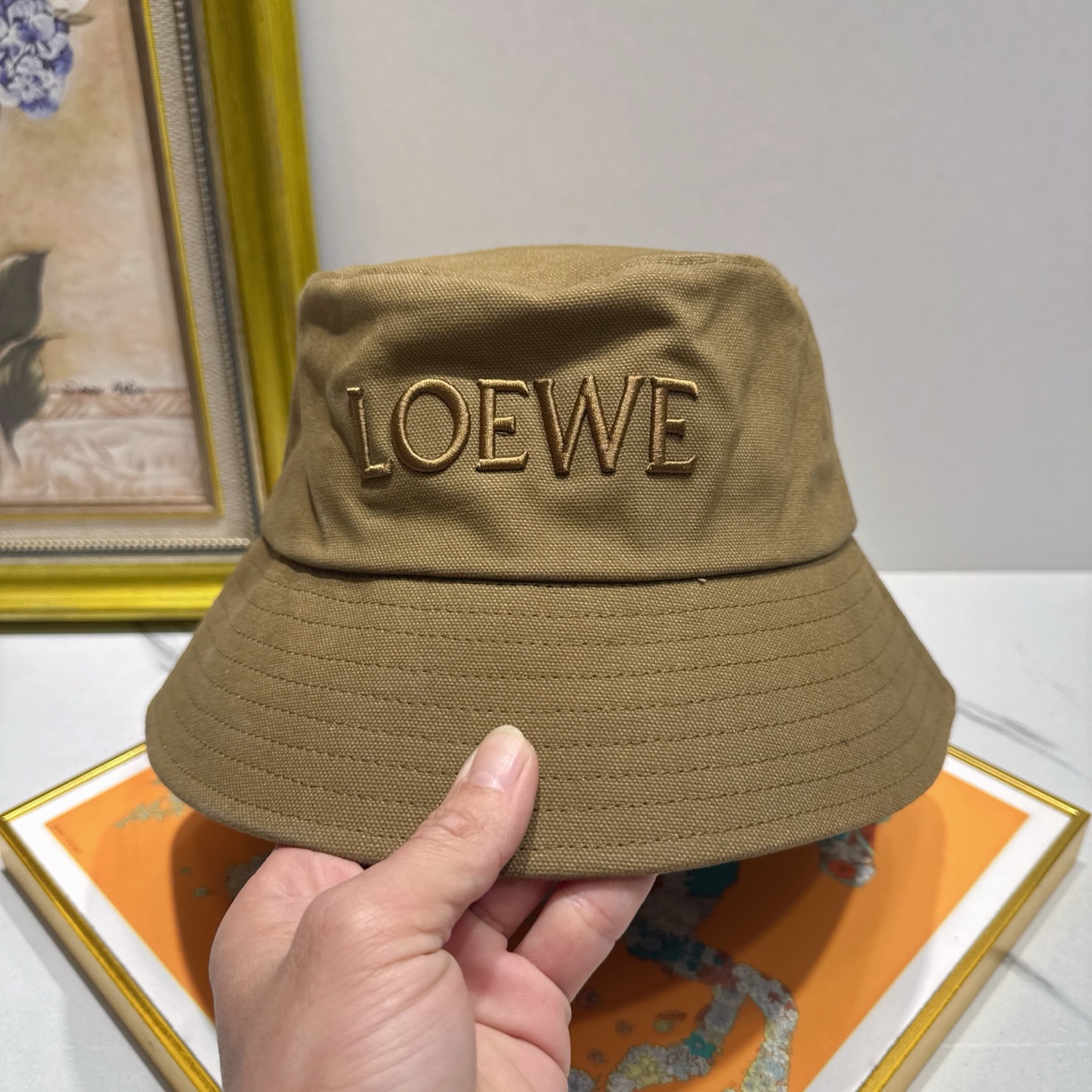 Loewe hat