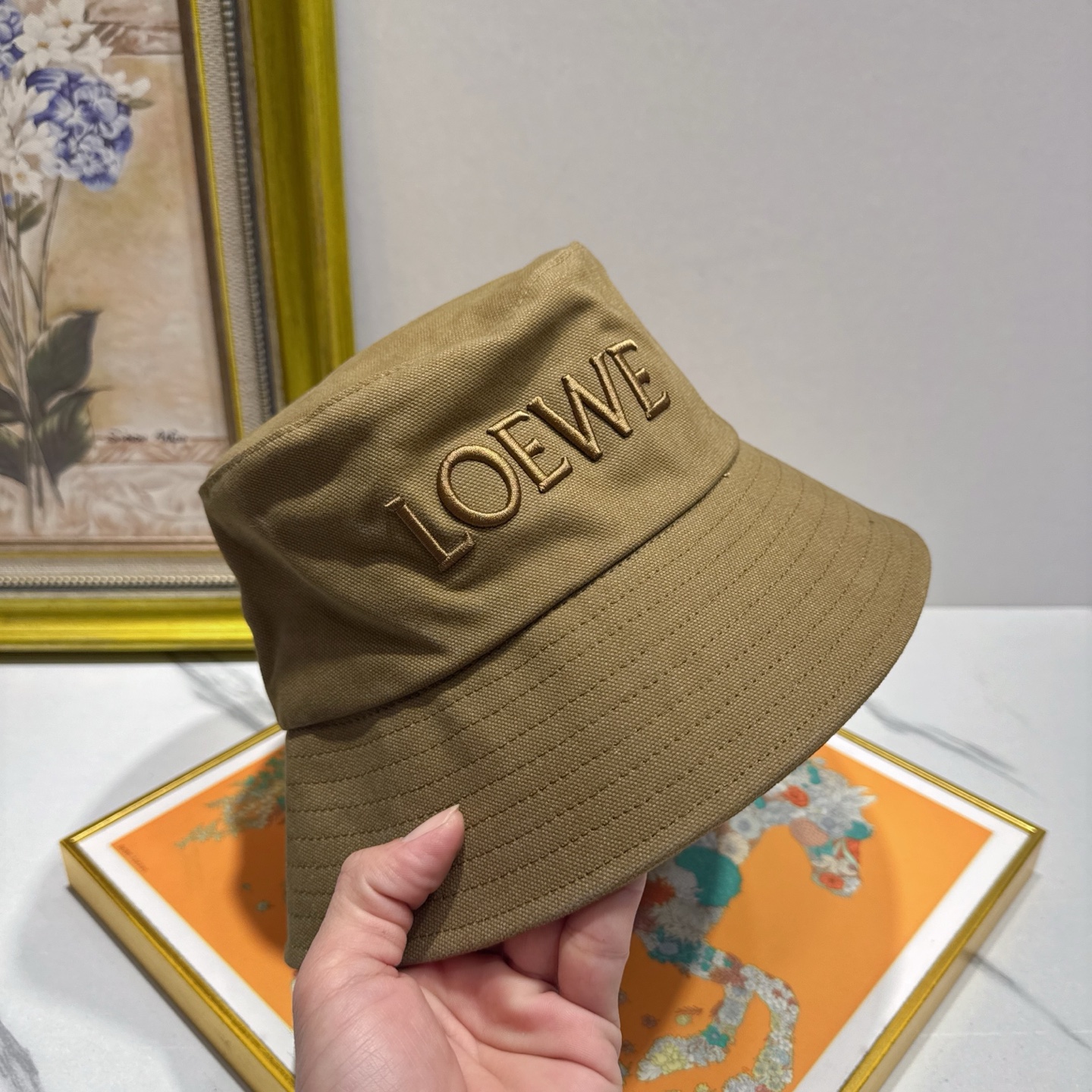 Loewe hat