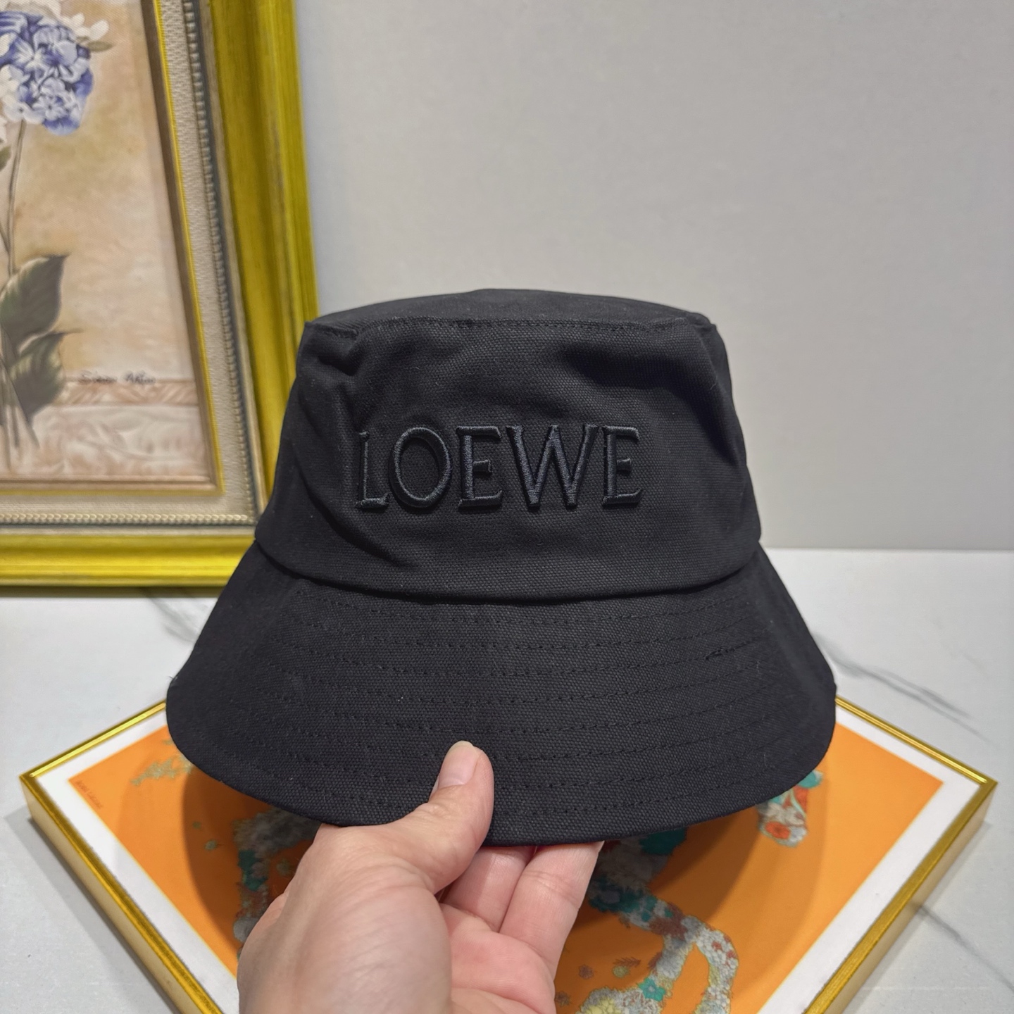 Loewe hat