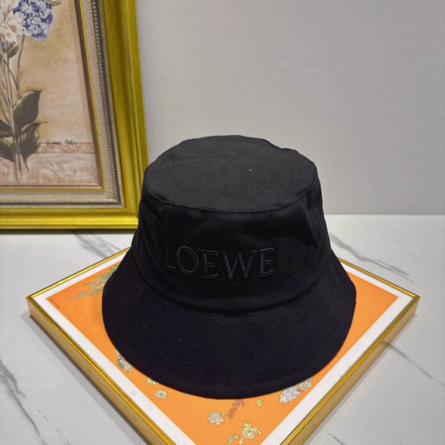 Loewe hat