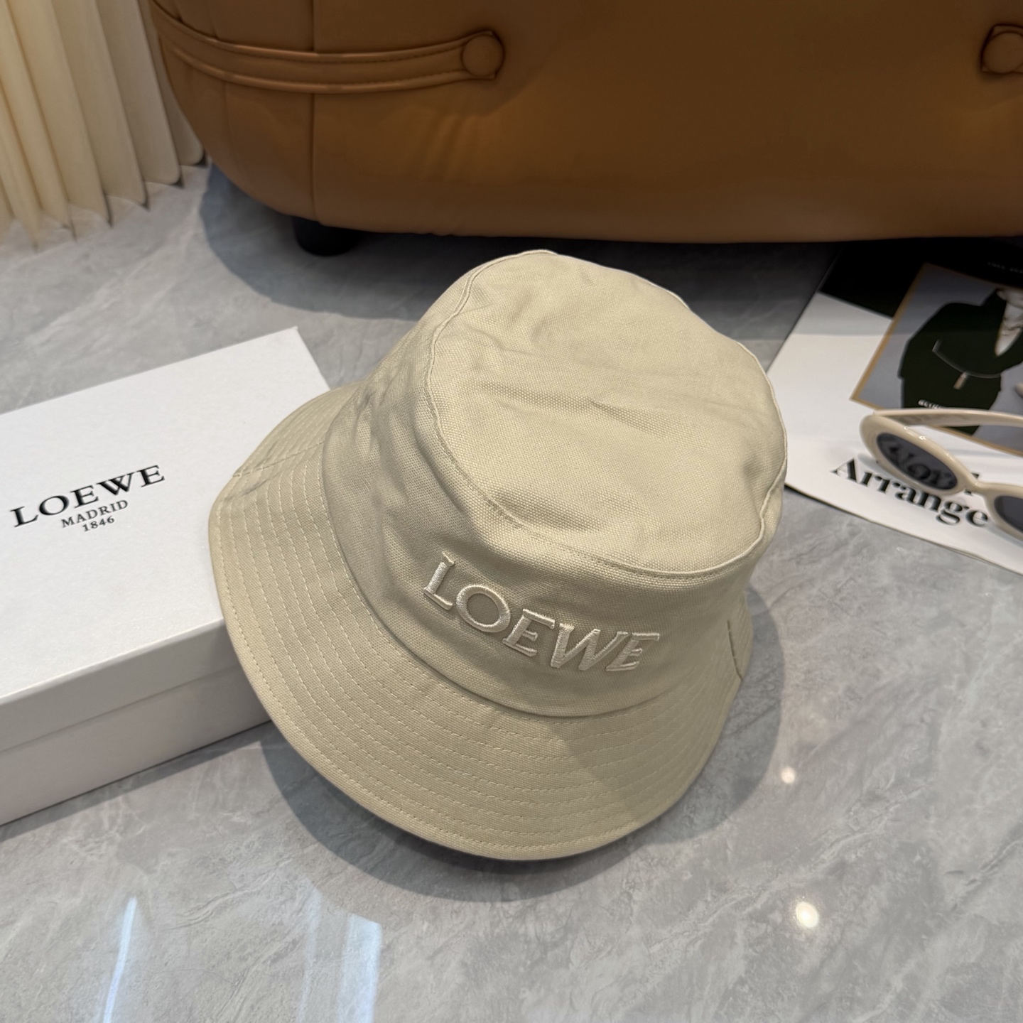 Loewe hat