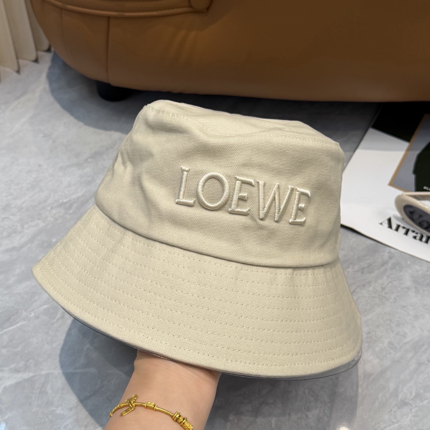 Loewe hat