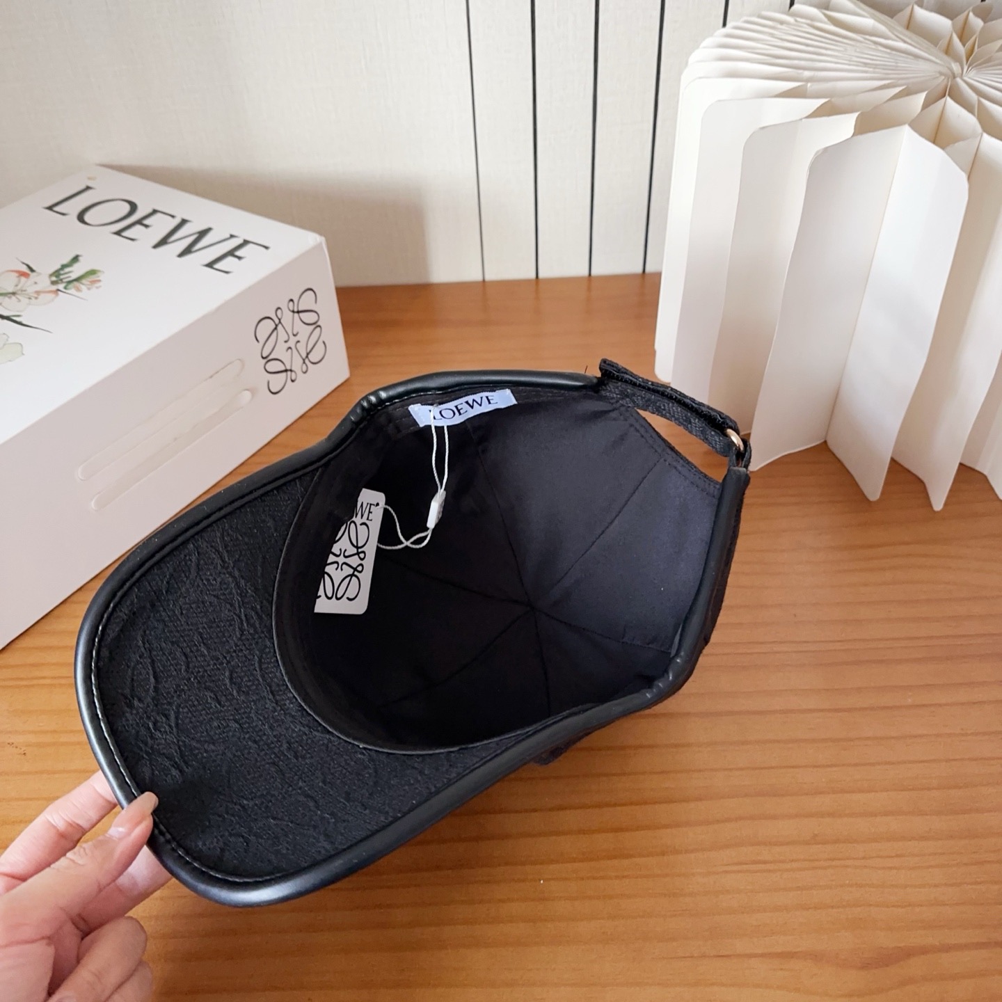 Loewe hat