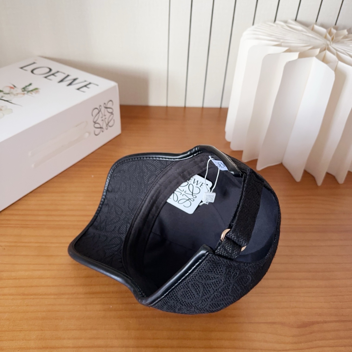 Loewe hat