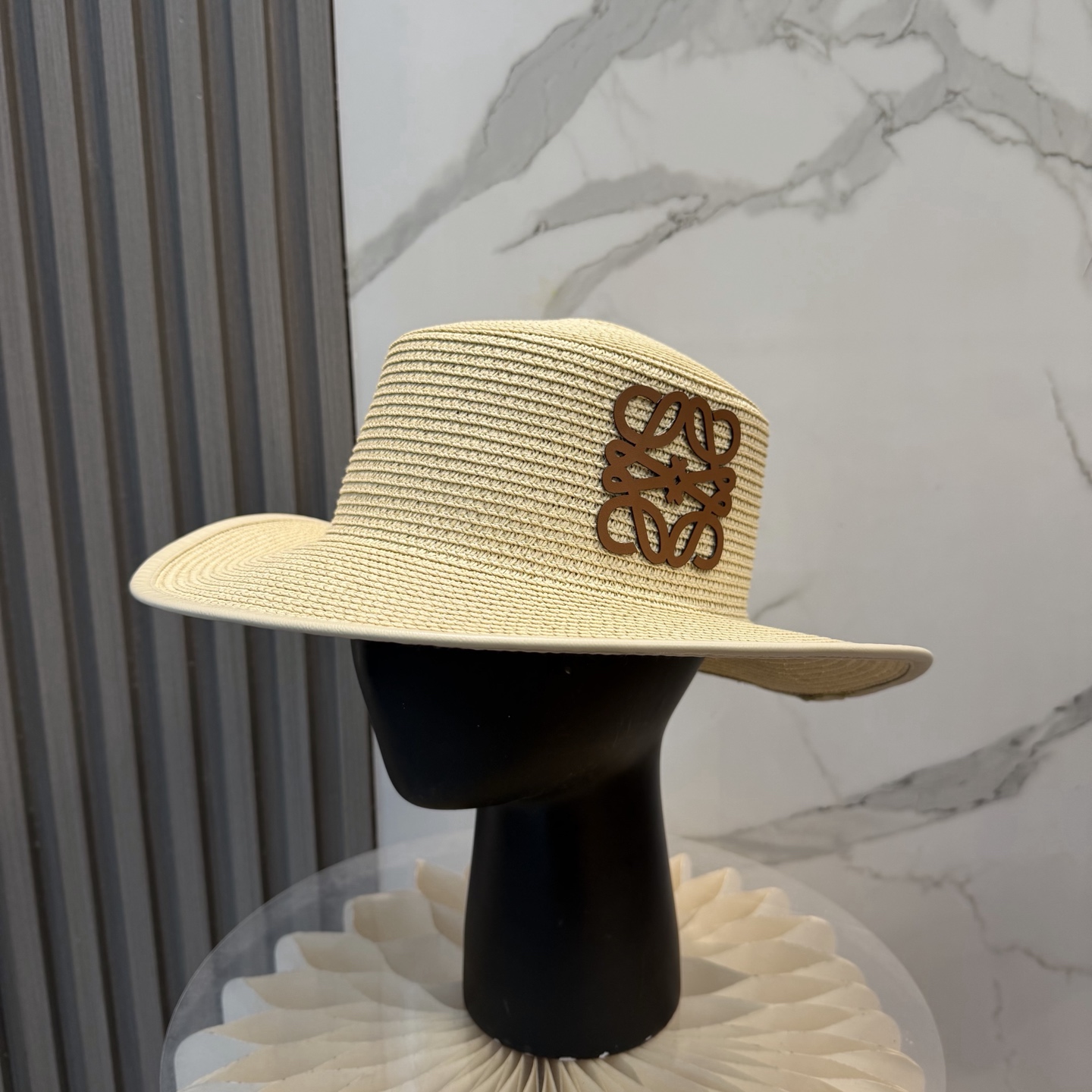 Loewe hat