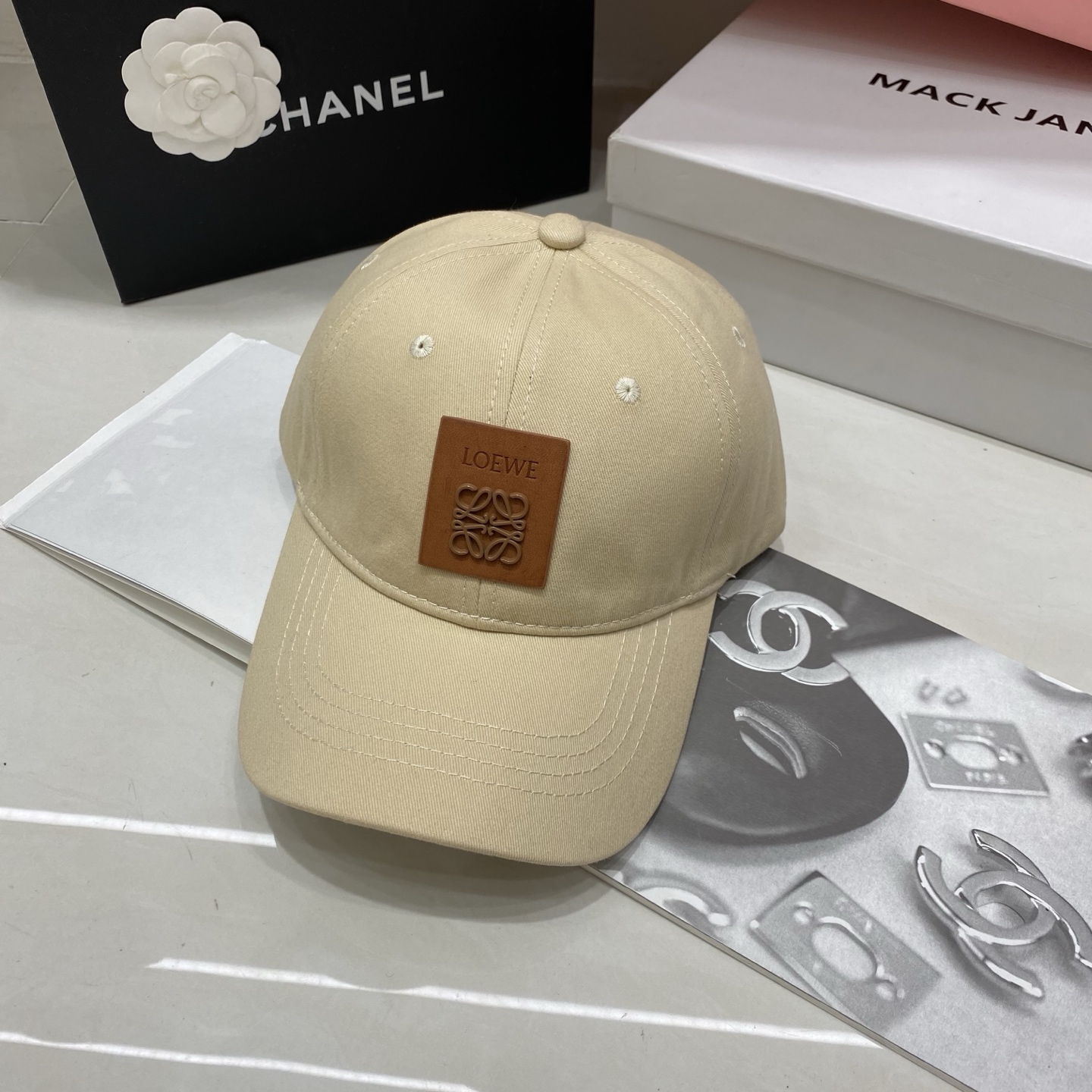 Loewe hat