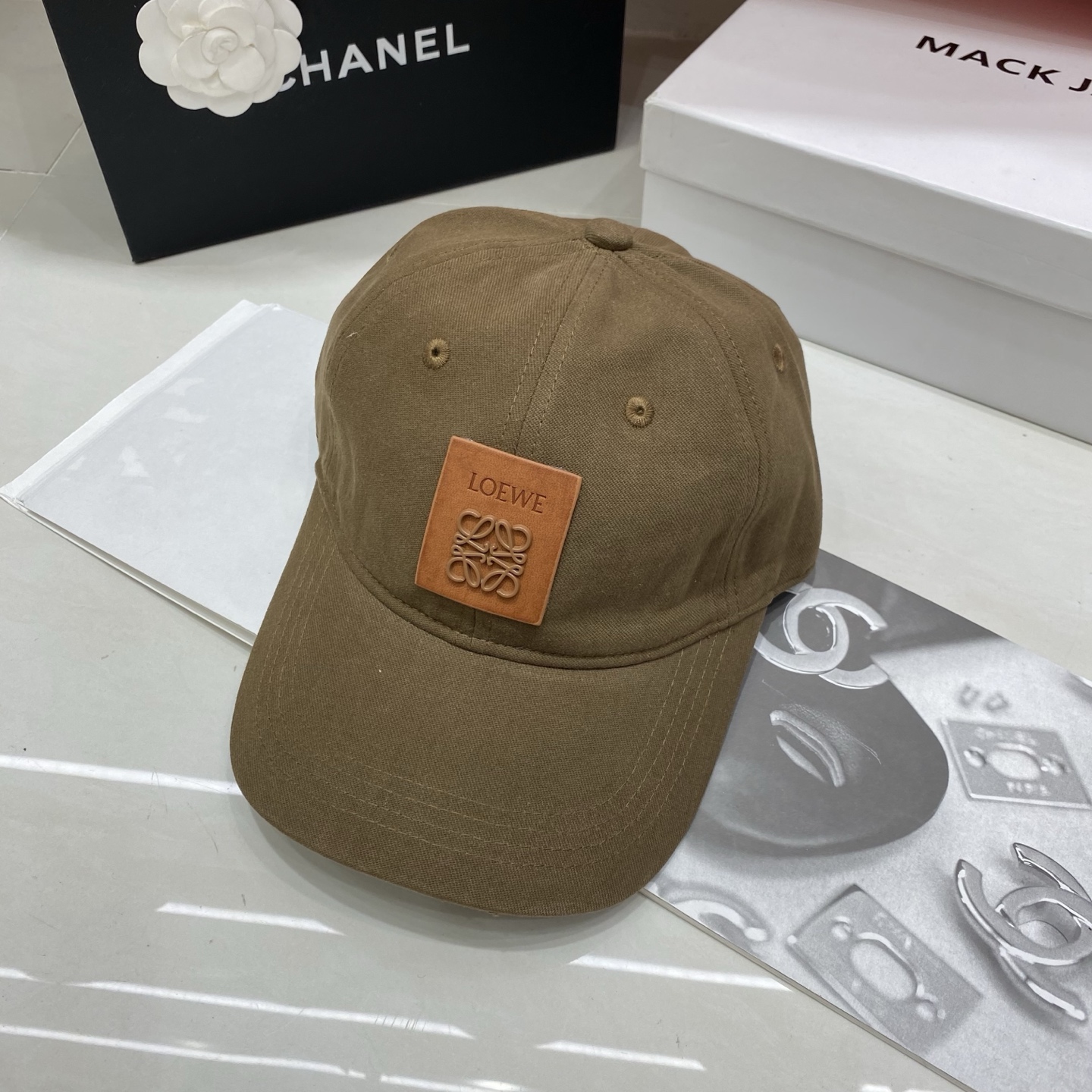 Loewe hat