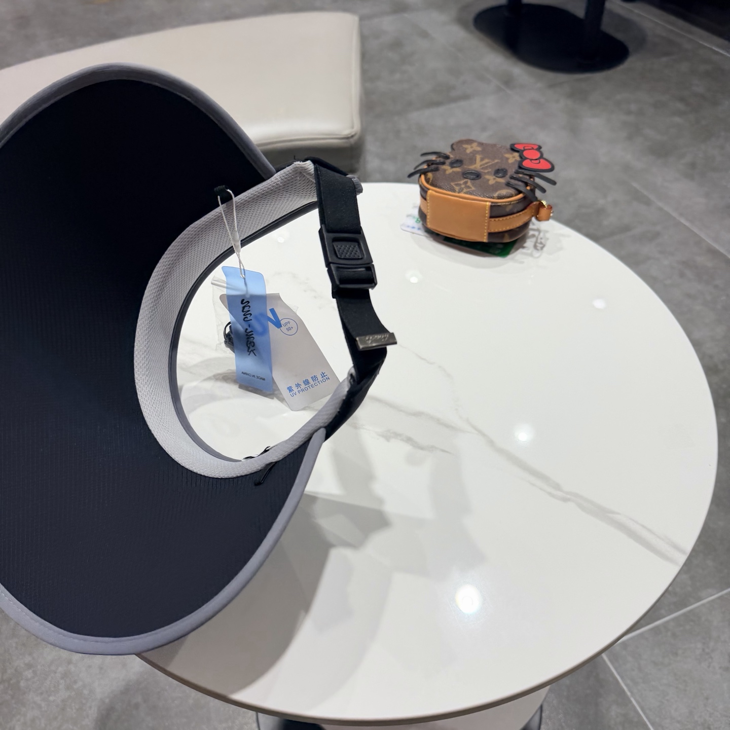 Loewe hat