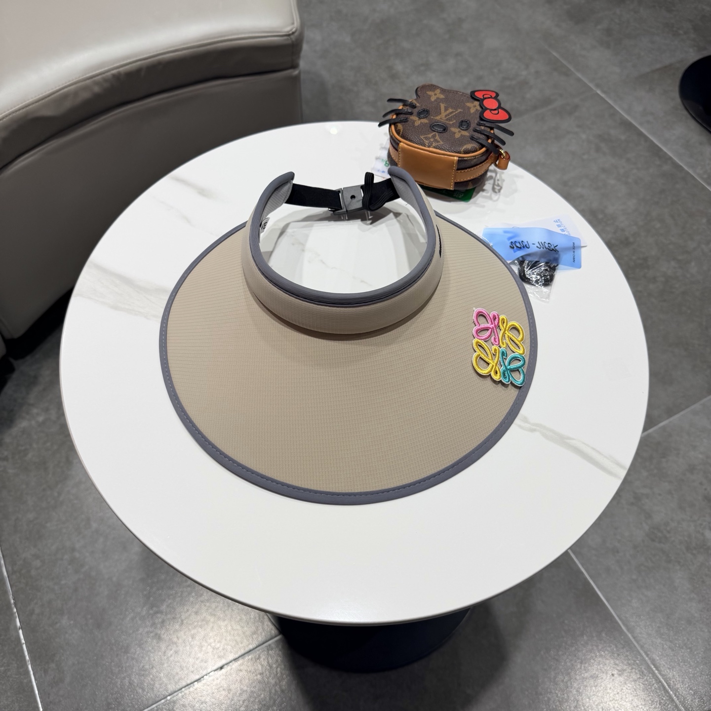 Loewe hat