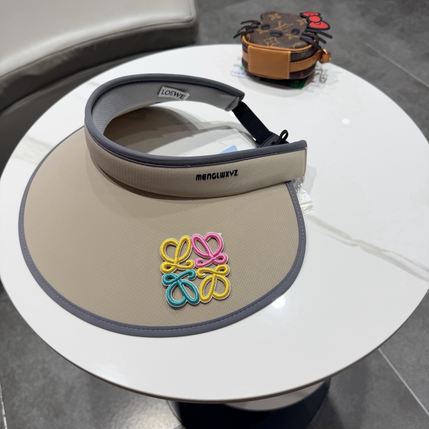 Loewe hat