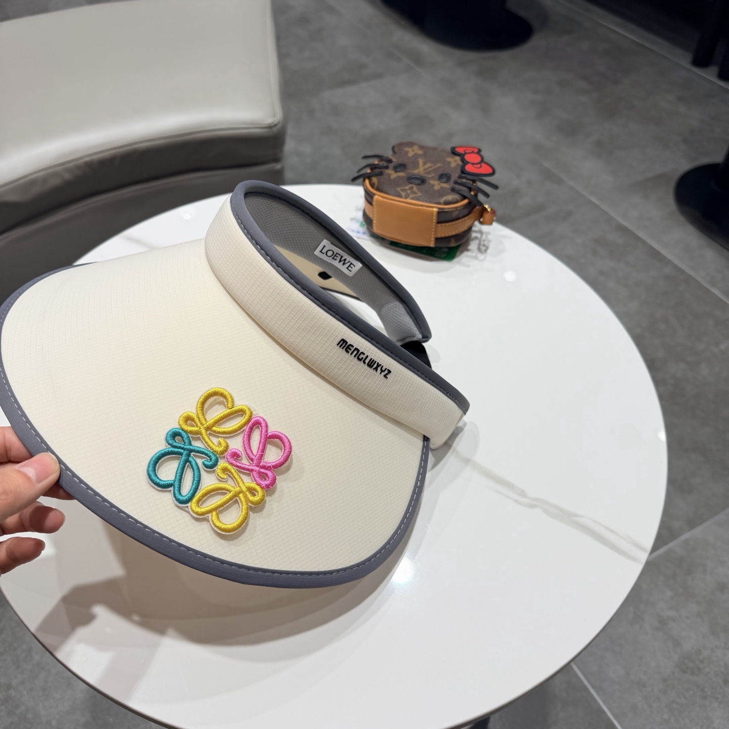 Loewe hat