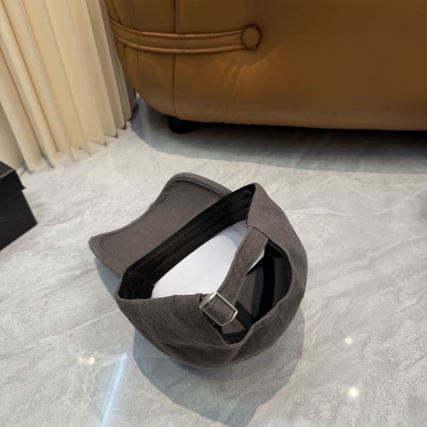 Loewe hat