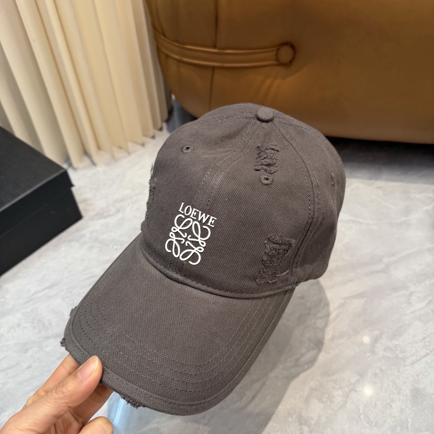 Loewe hat