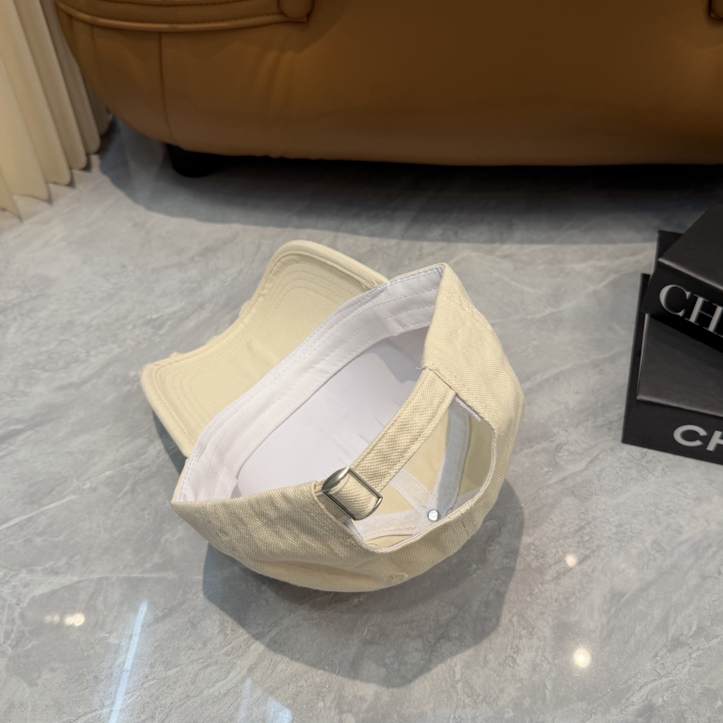 Loewe hat