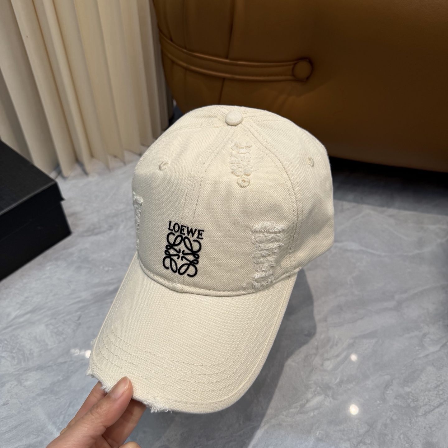 Loewe hat