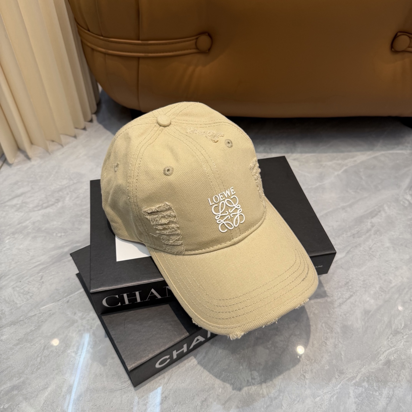 Loewe hat