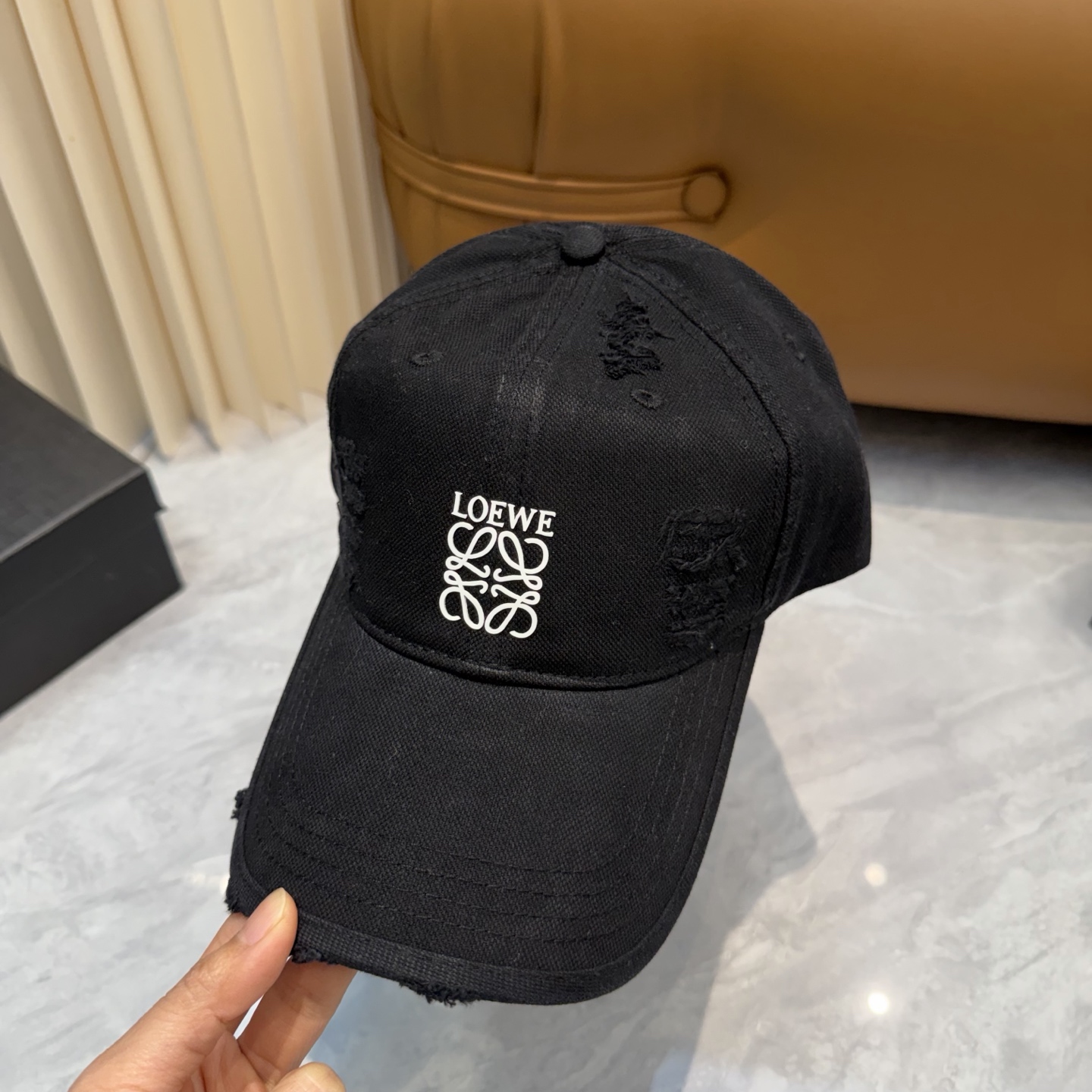 Loewe hat