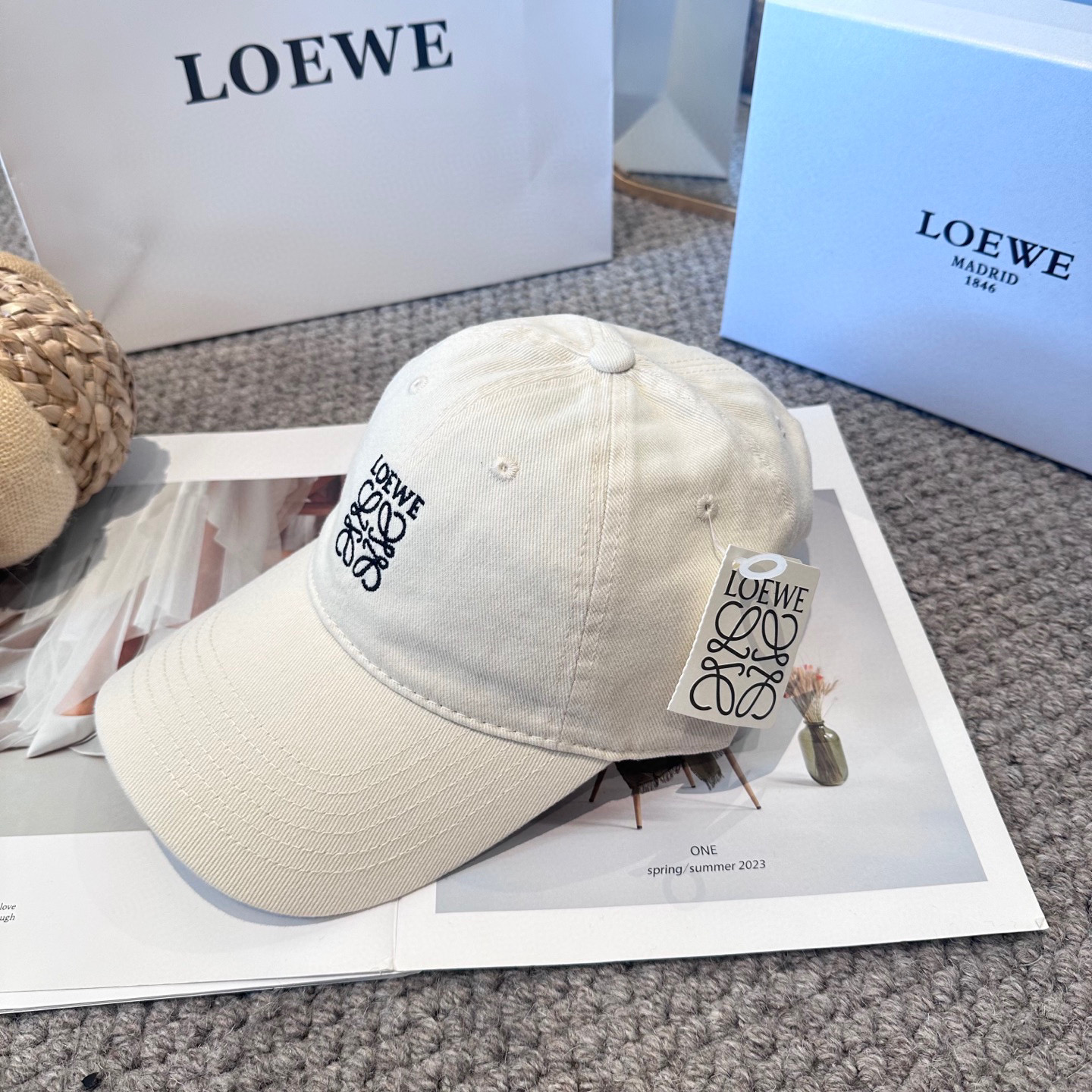 Loewe hat