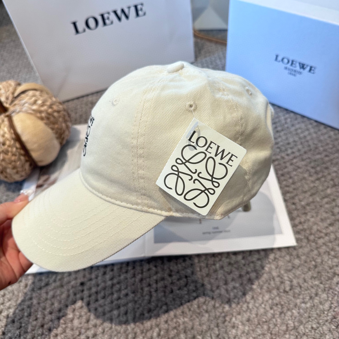 Loewe hat