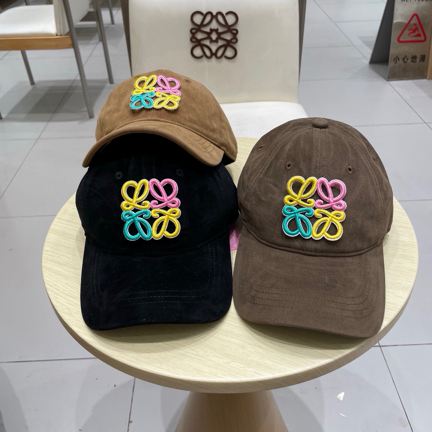 Loewe hat