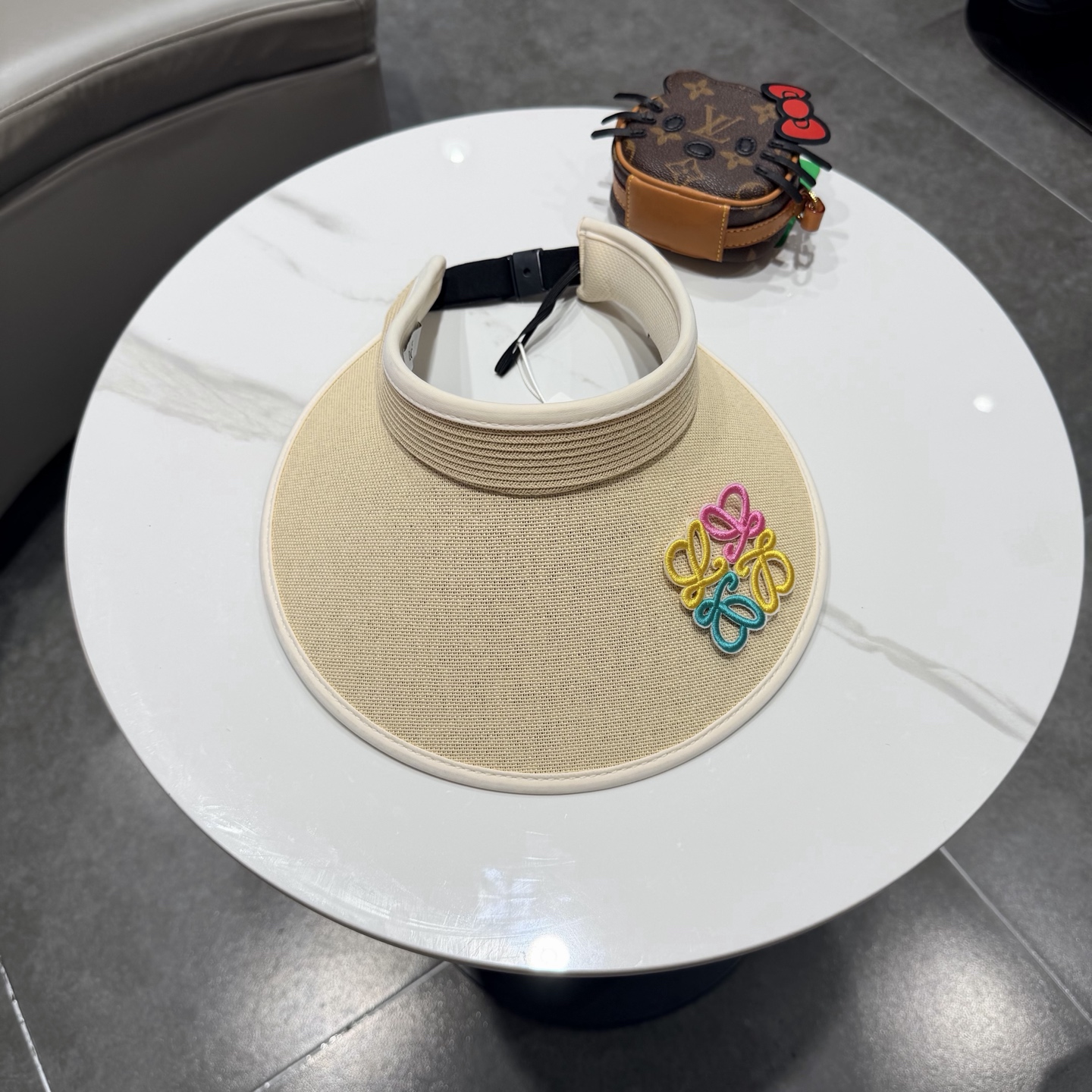 Loewe hat