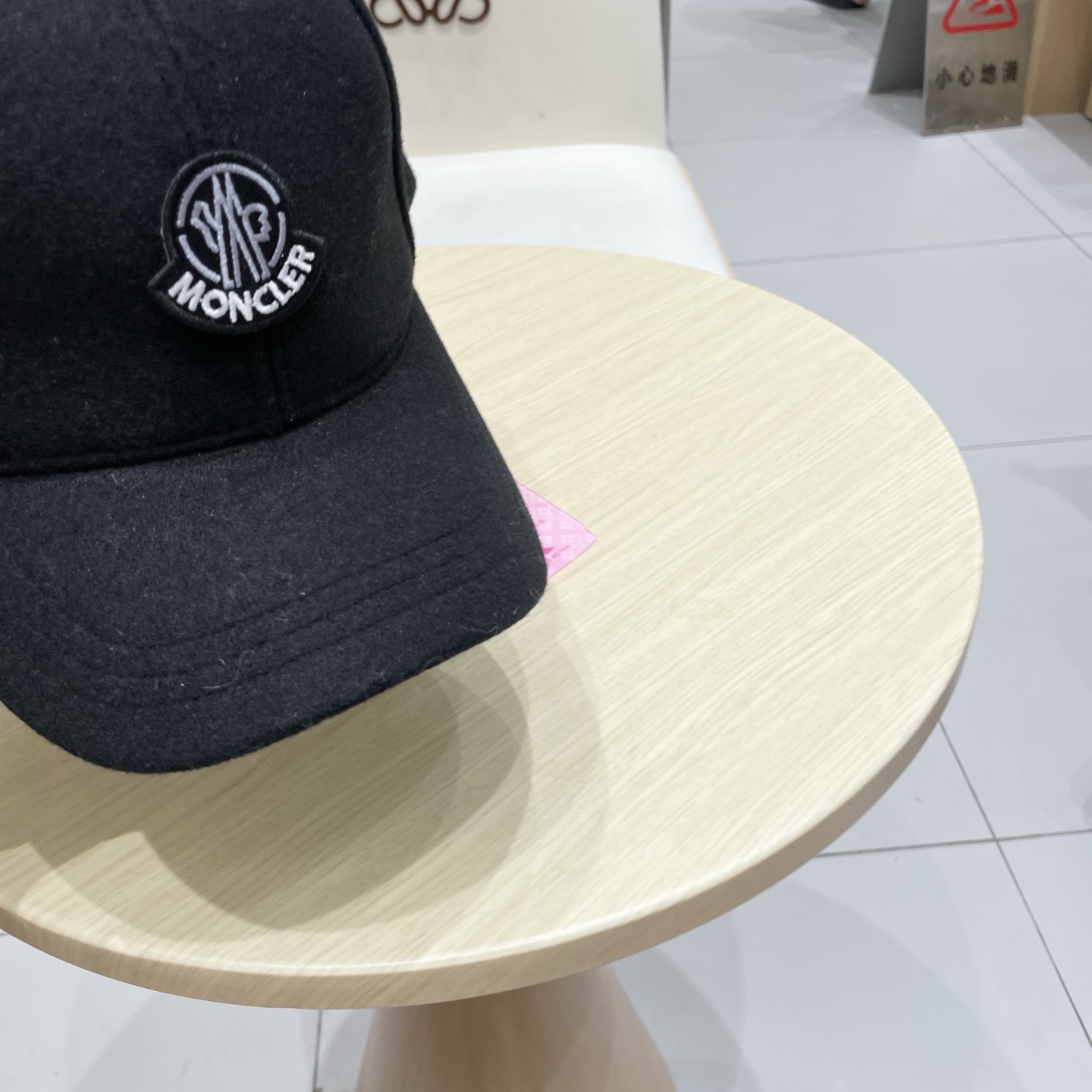 Moncler hat