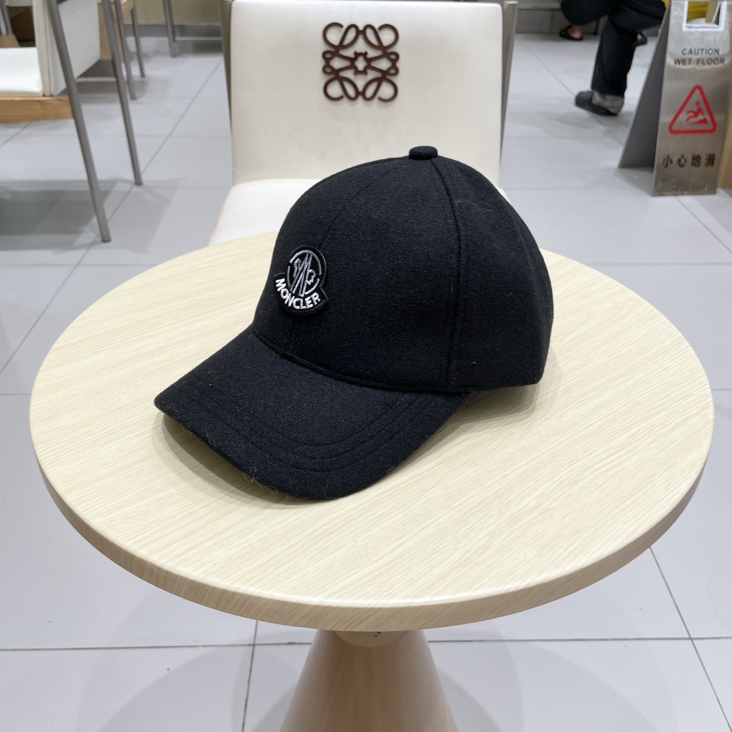 Moncler hat