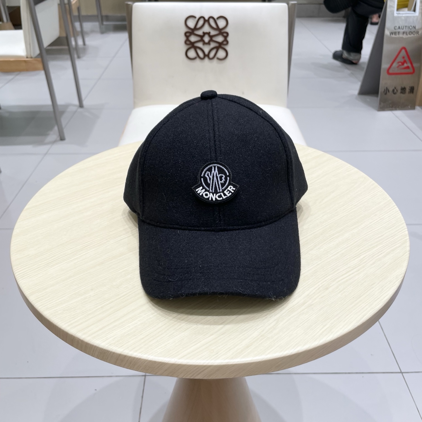 Moncler hat