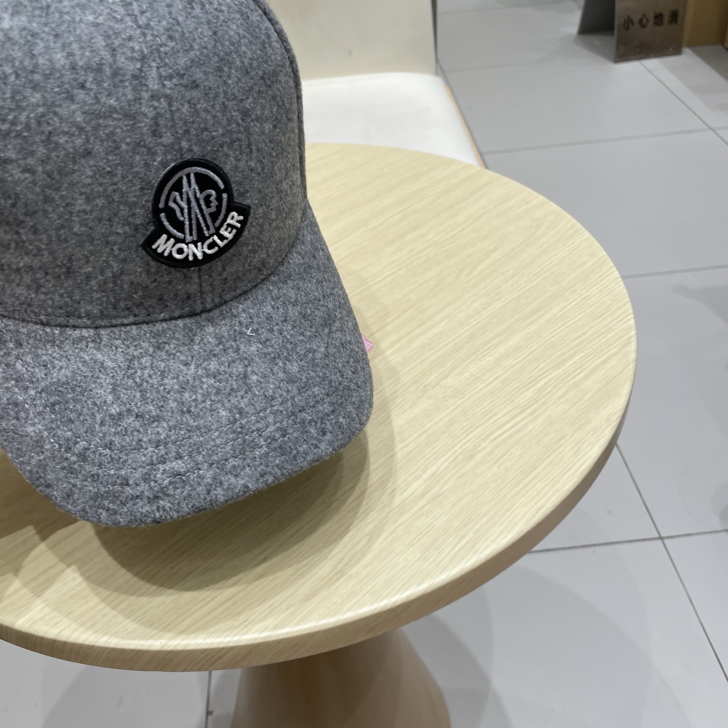 Moncler hat