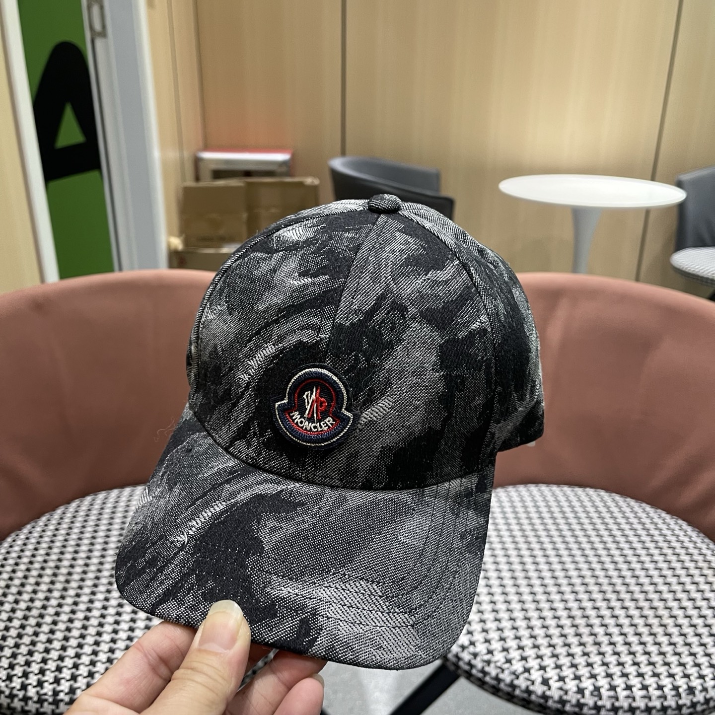 Moncler hat