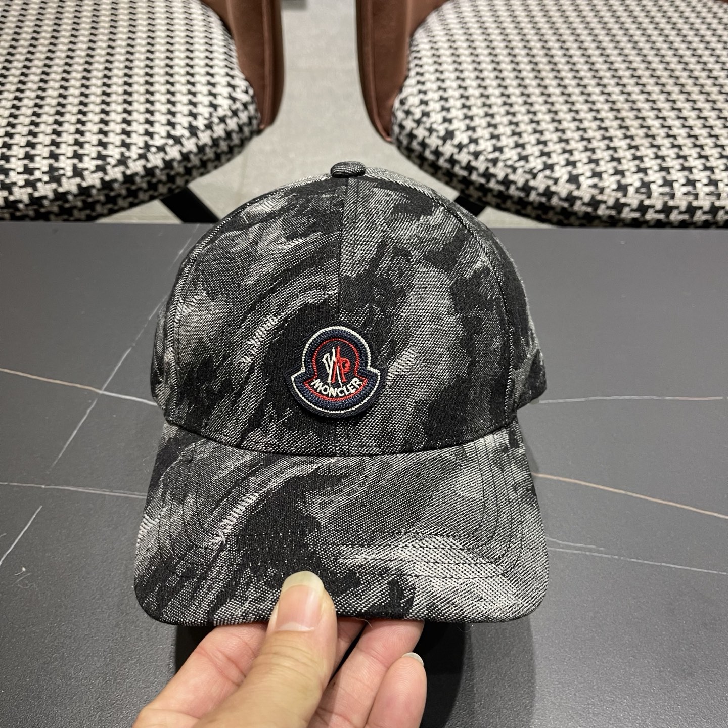 Moncler hat