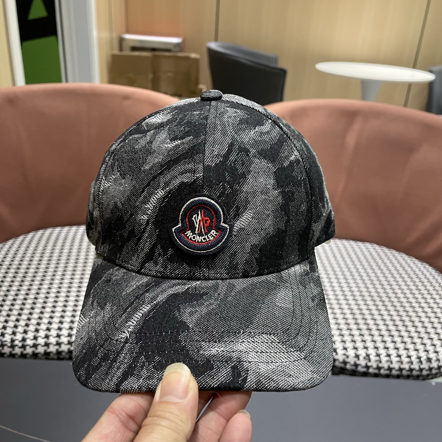 Moncler hat