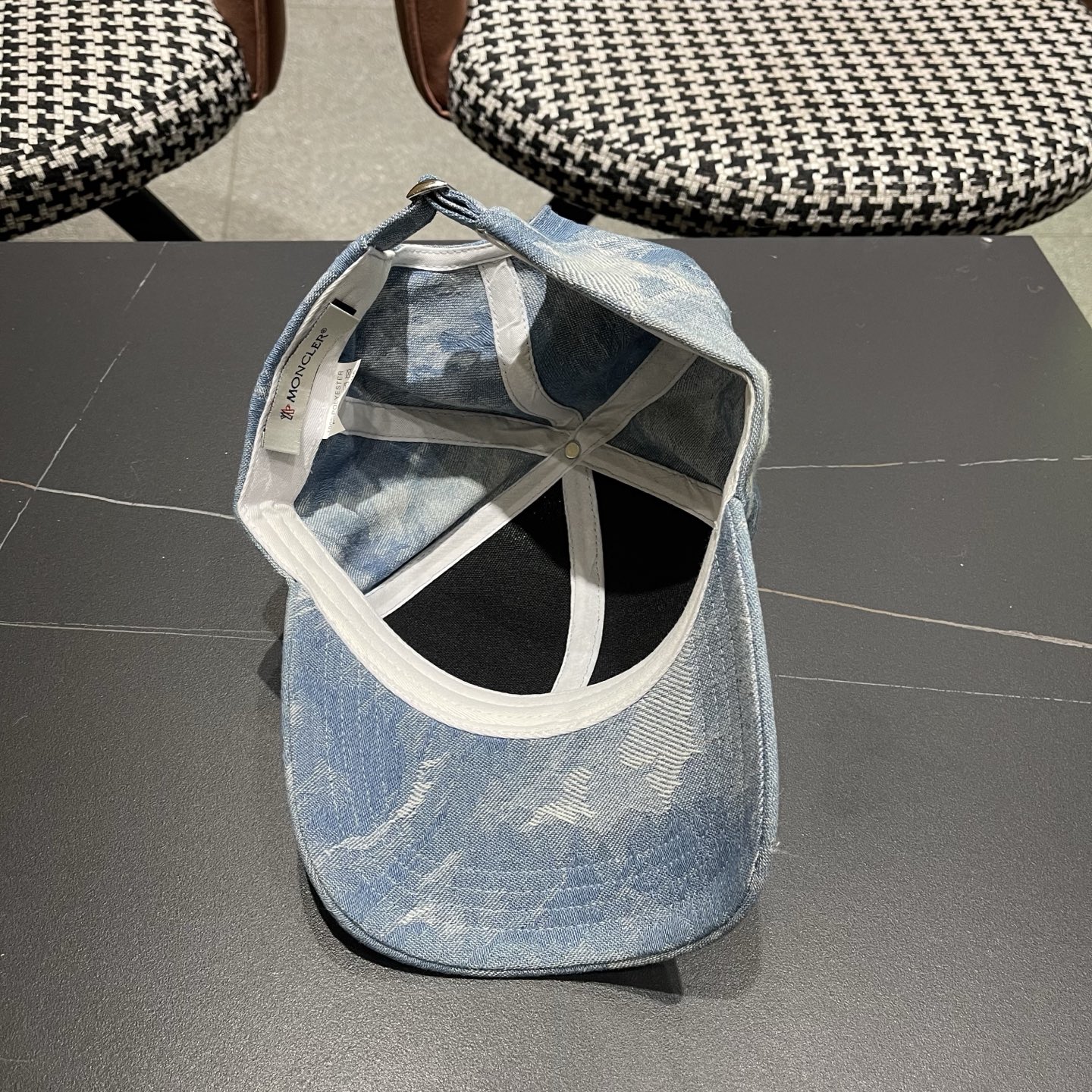 Moncler hat