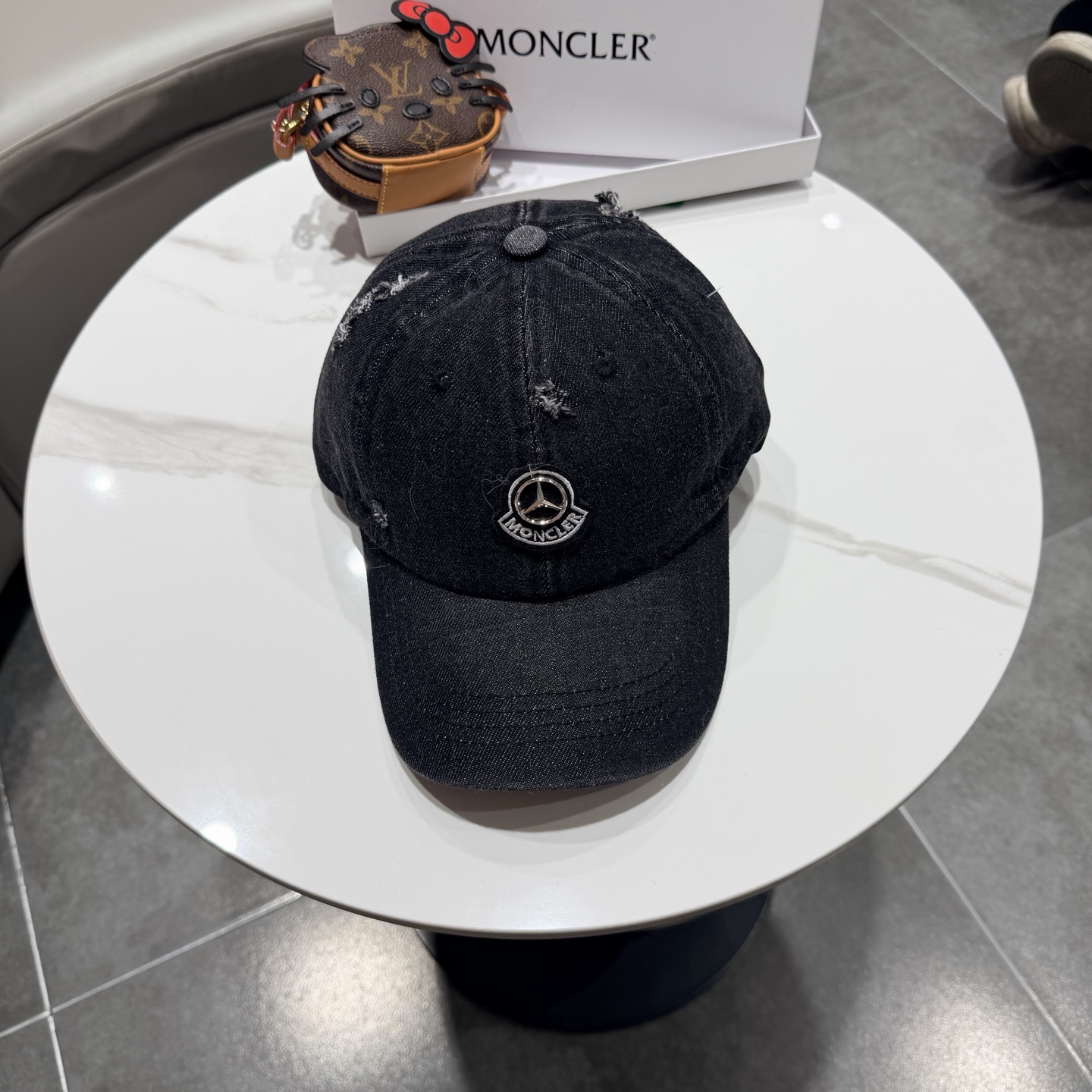 Moncler hat