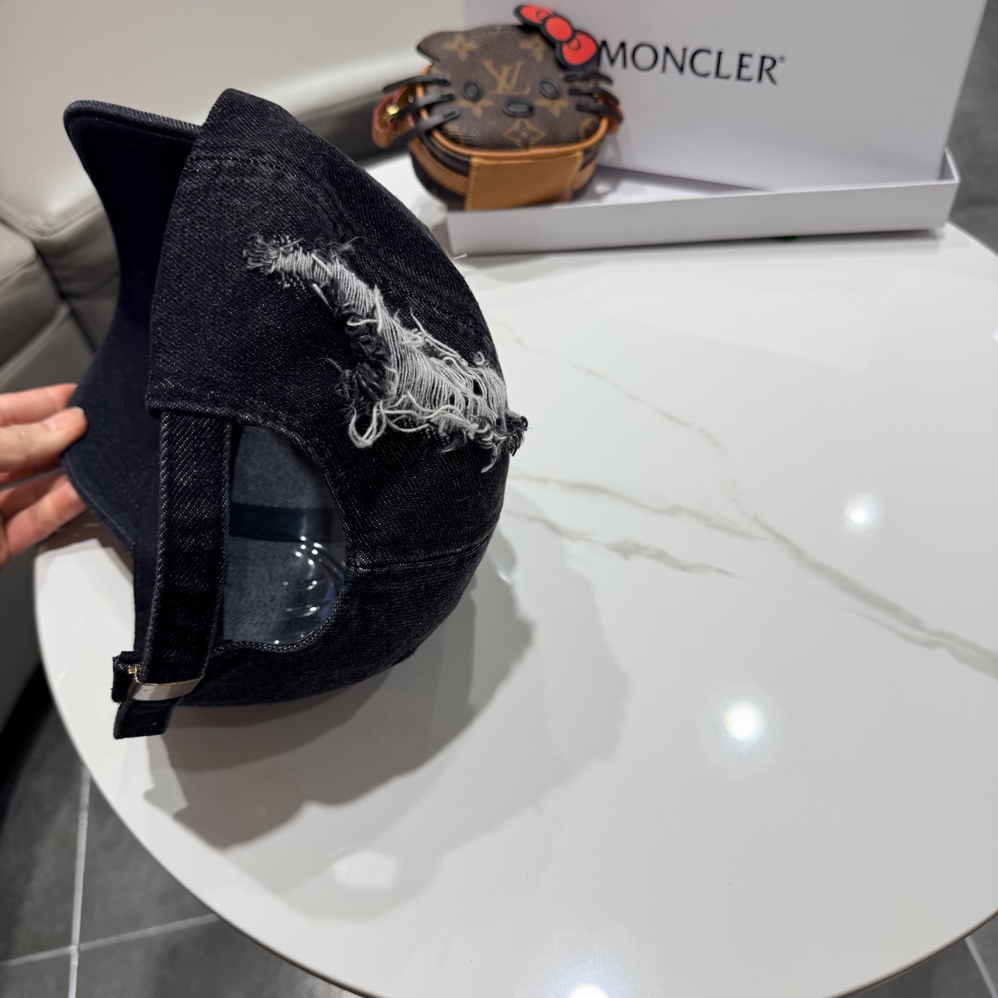 Moncler hat