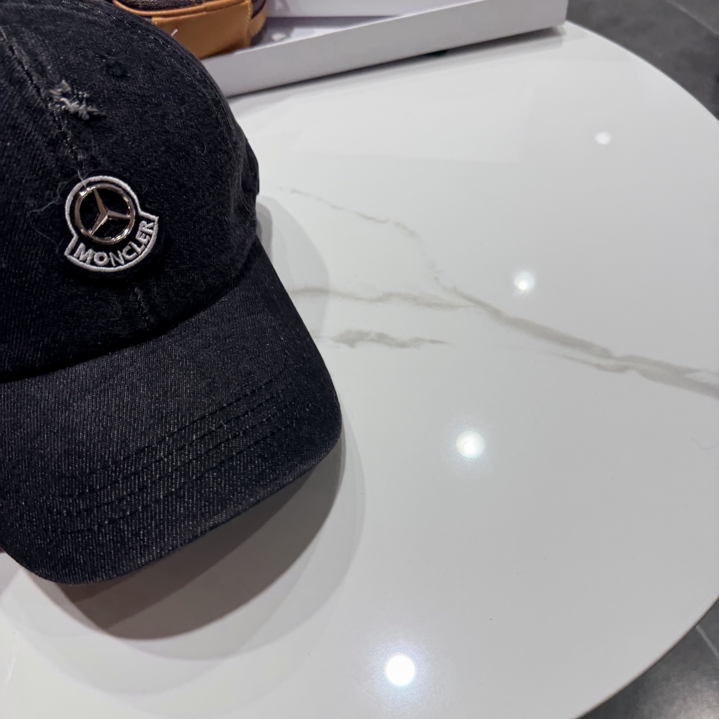 Moncler hat