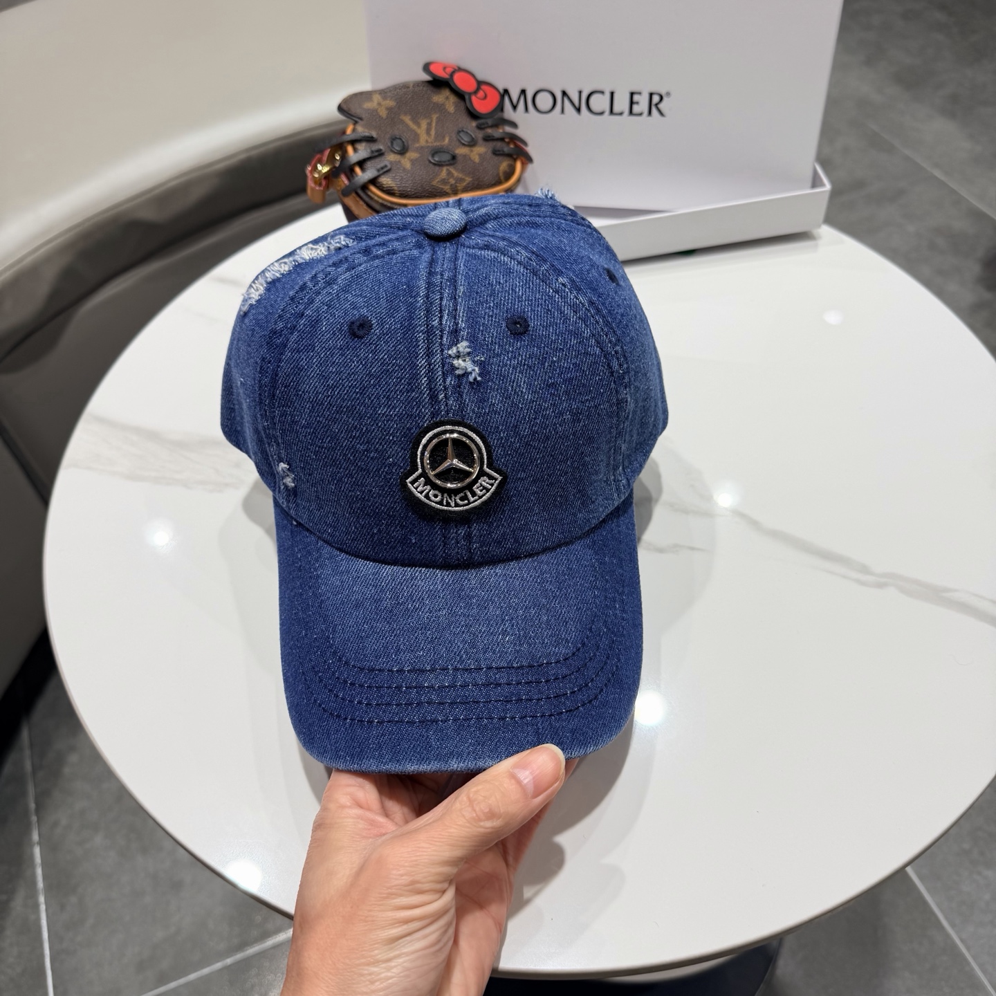 Moncler hat