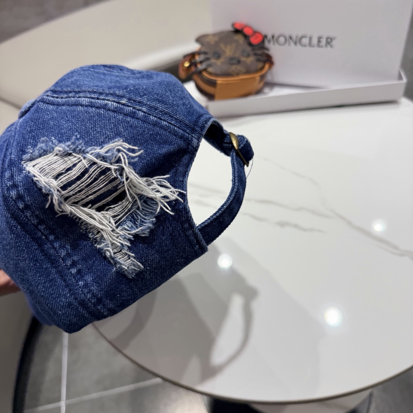 Moncler hat