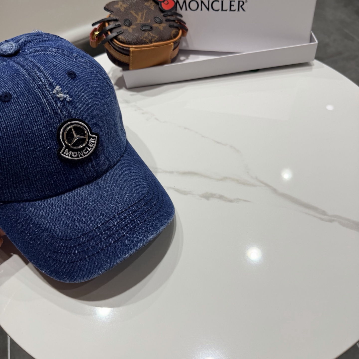 Moncler hat