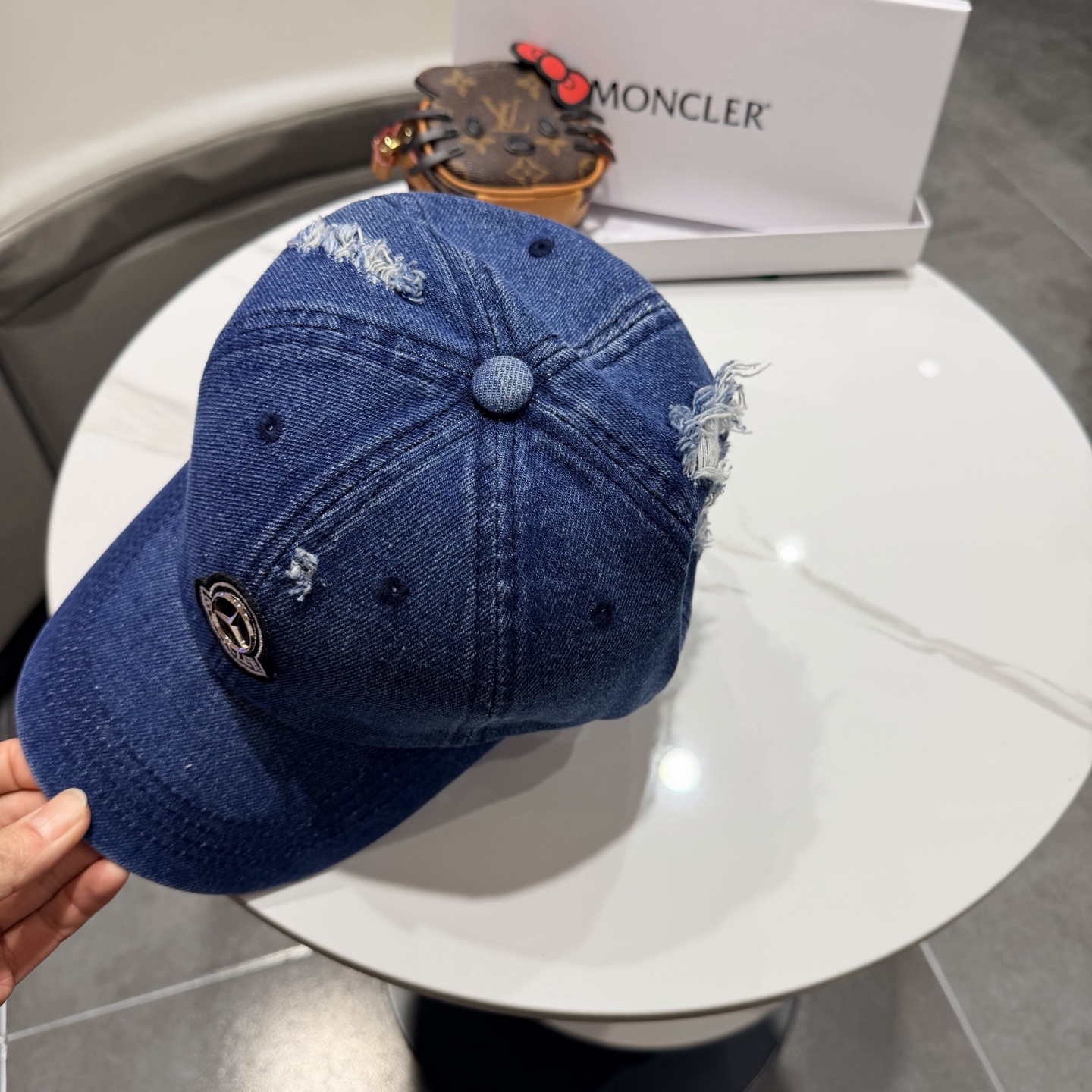 Moncler hat