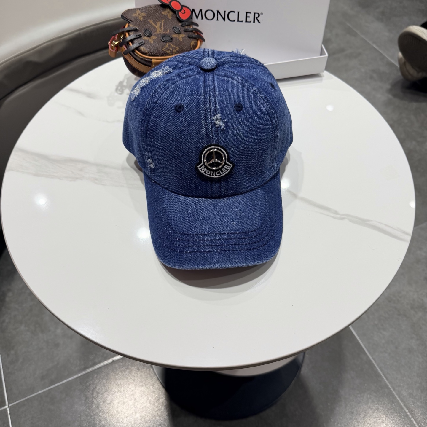 Moncler hat