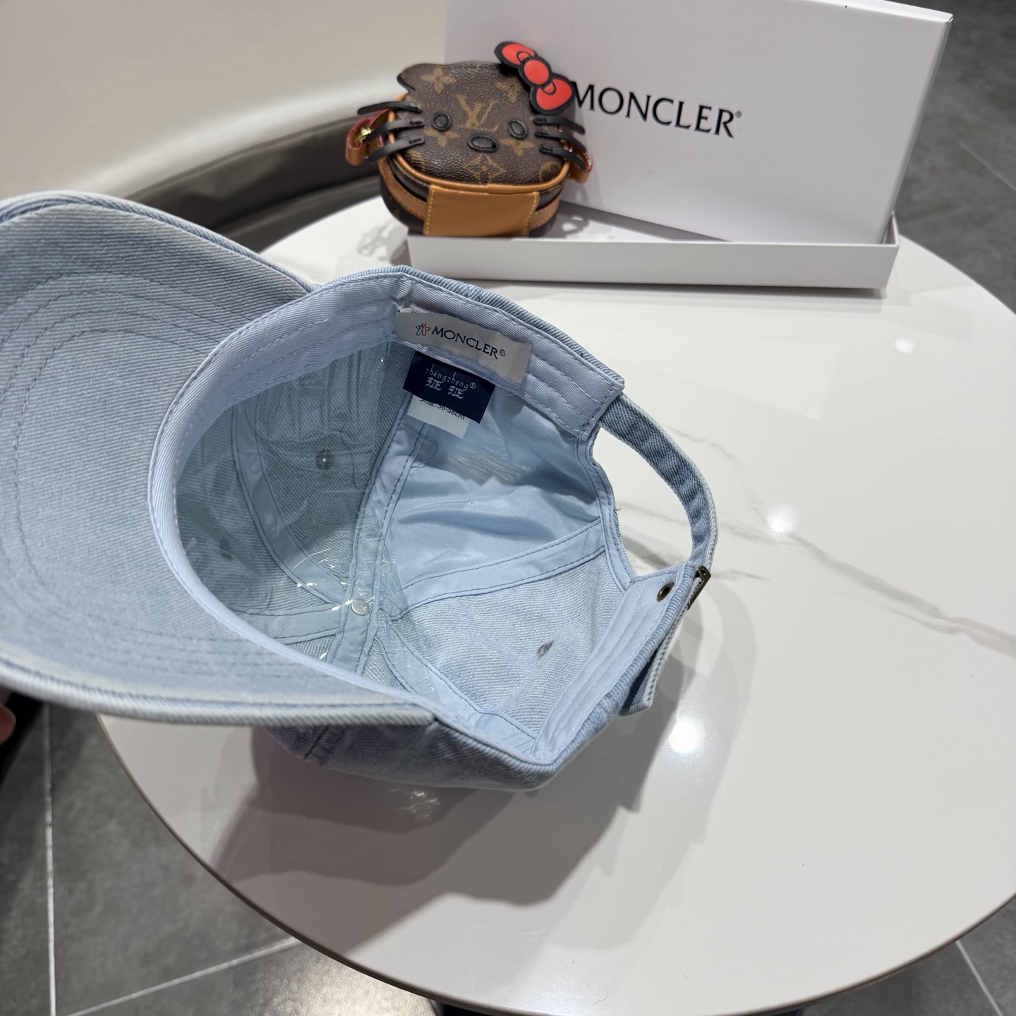Moncler hat