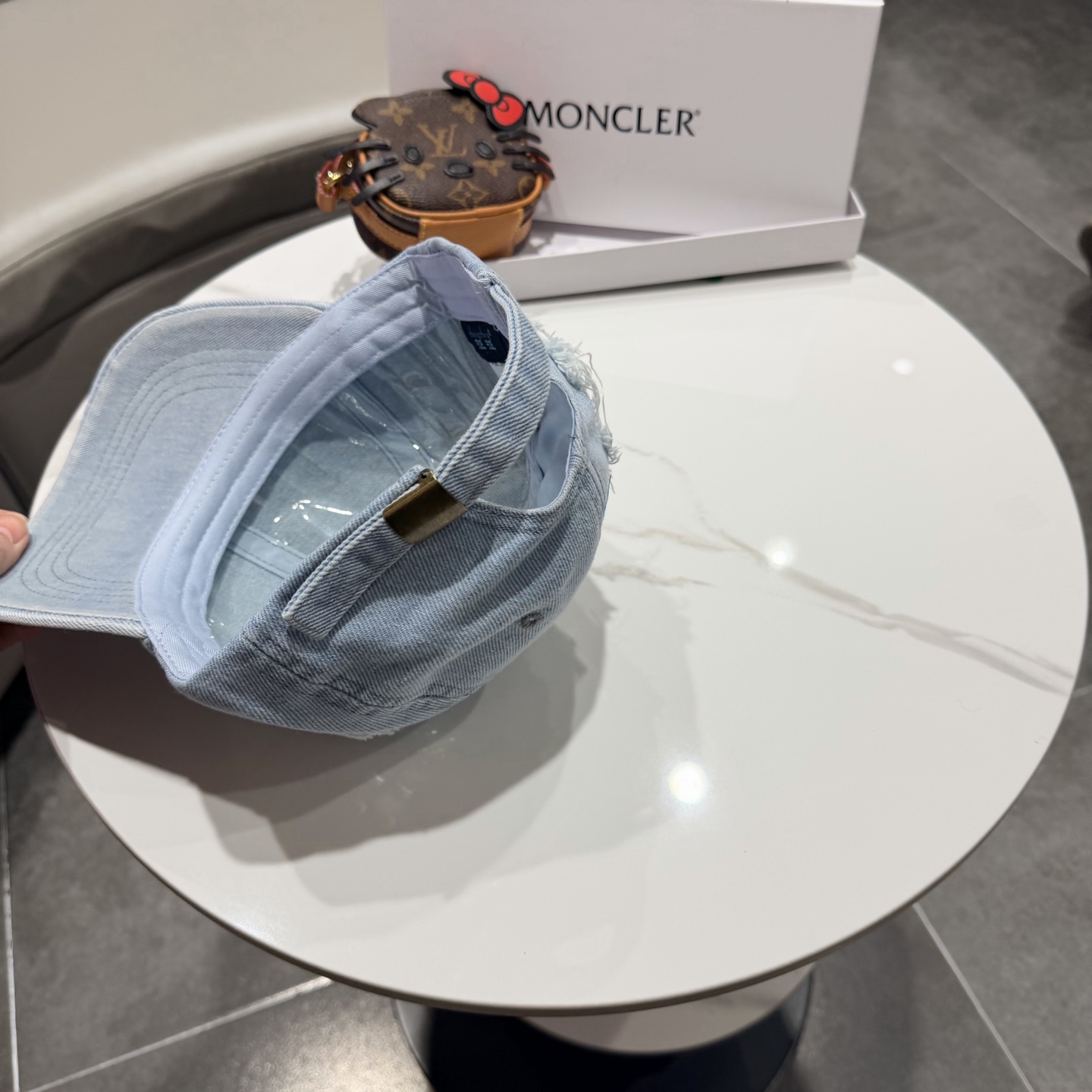Moncler hat