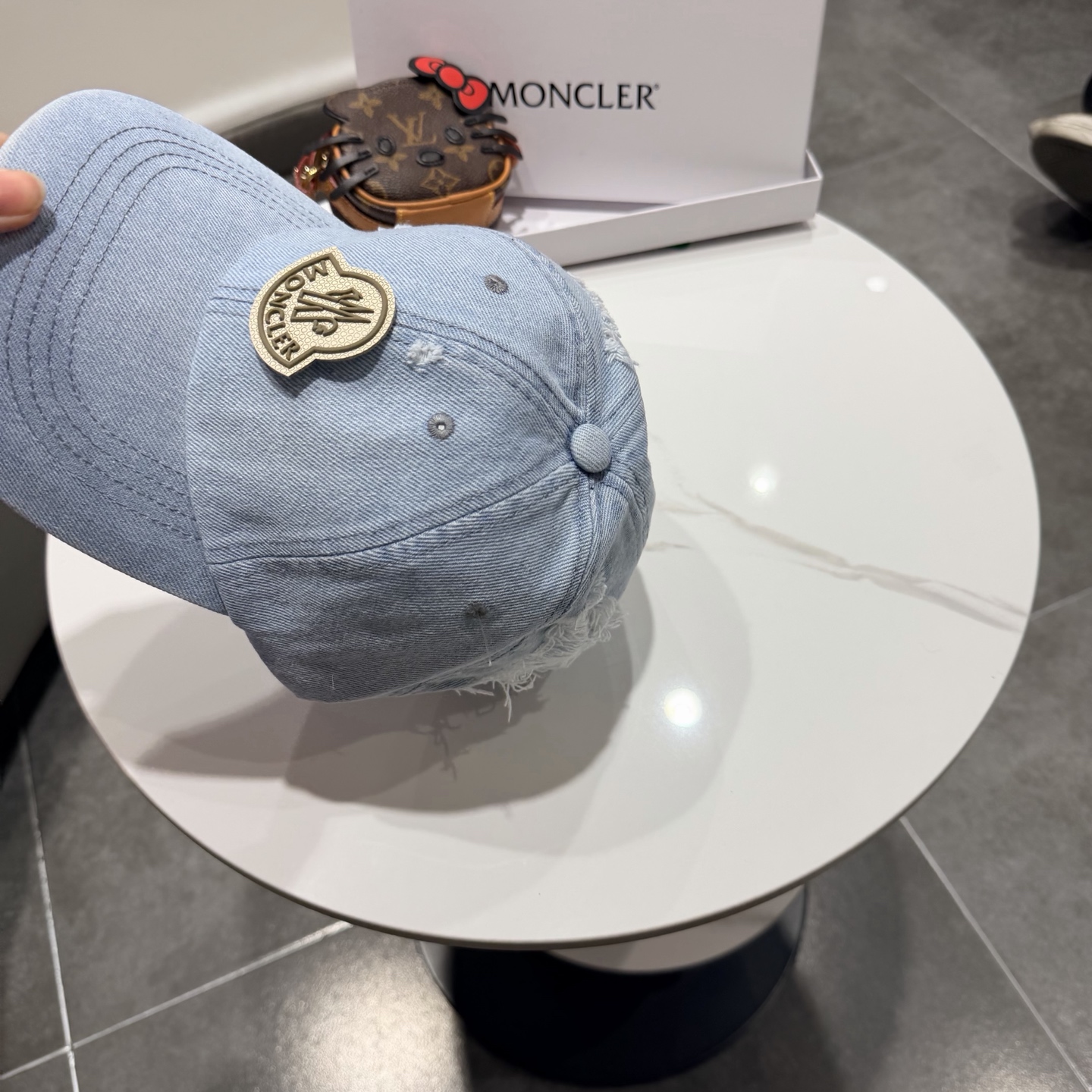 Moncler hat