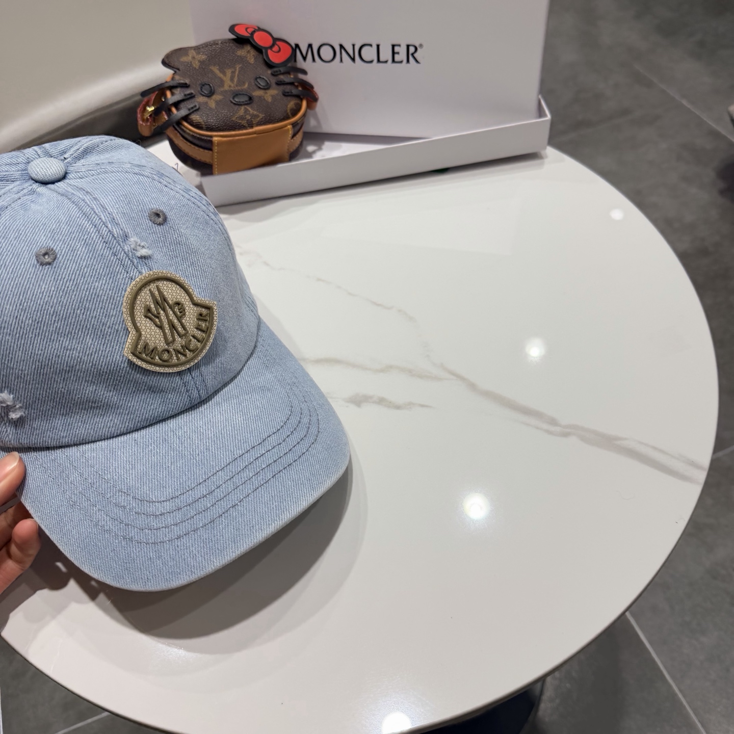 Moncler hat