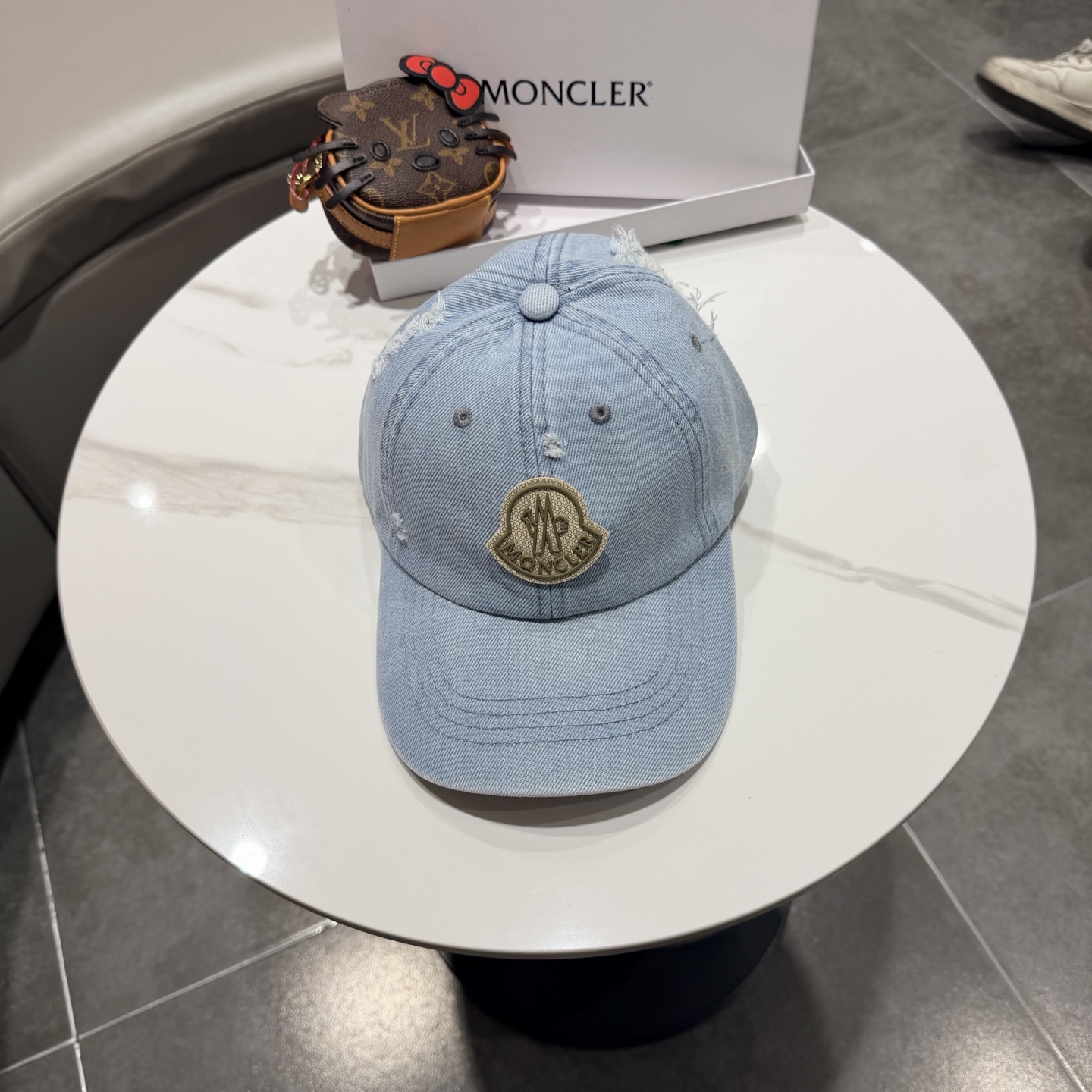 Moncler hat