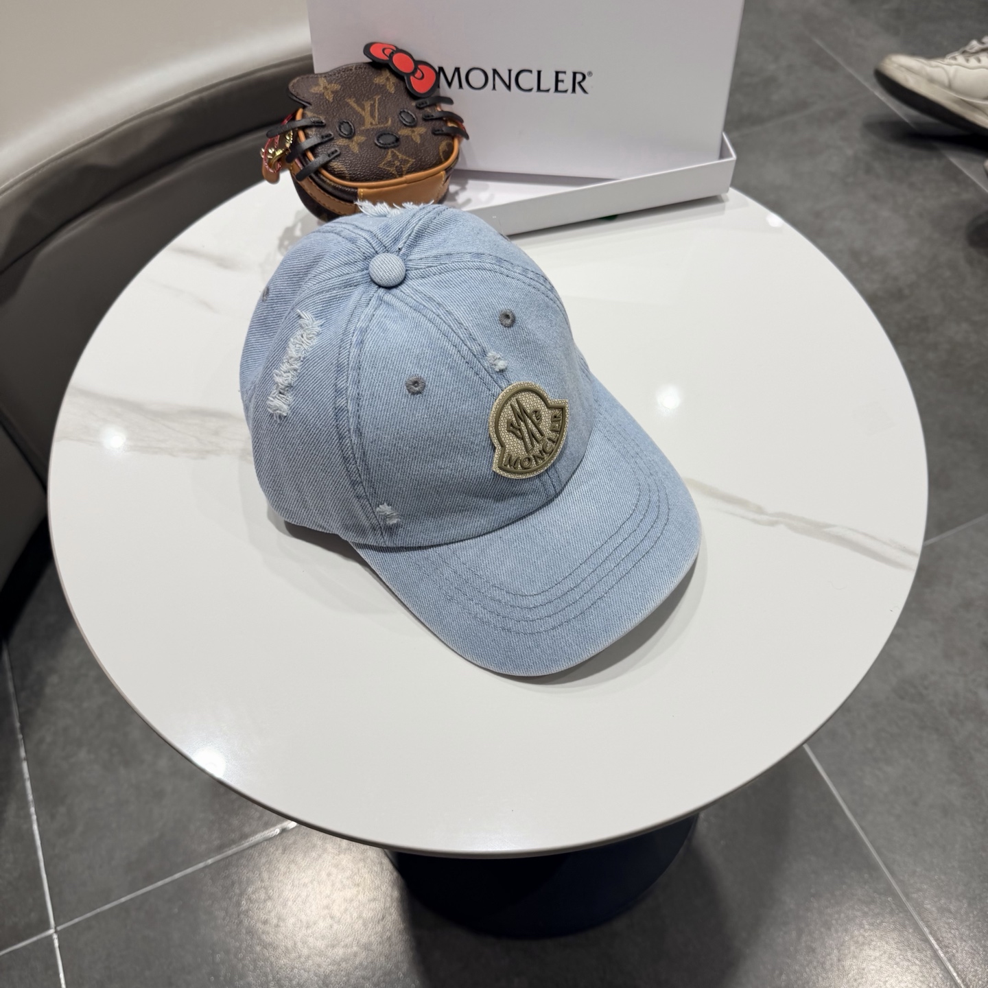 Moncler hat